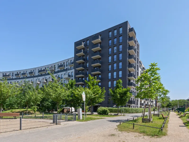 Wohnen über den Dächern Berlins- 4-Zimmer Wohnung mit Balkon! — photo 1